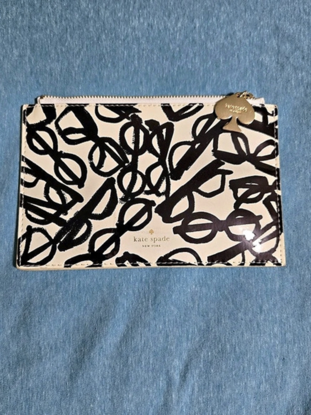 kate spade new york Eyeglasses Print Zip Pouch White & Black